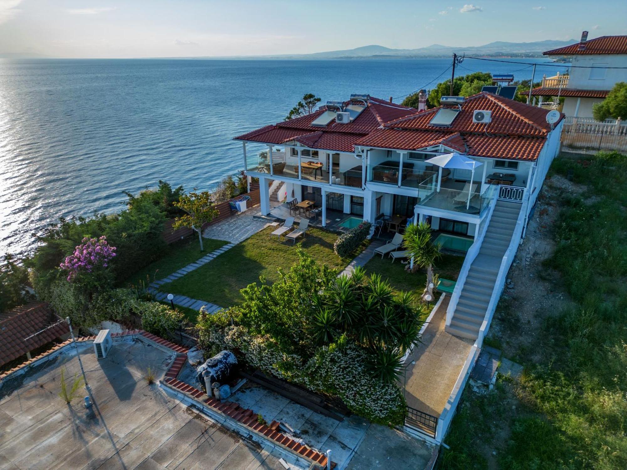 Thea Suites Potidea Nea Poteidaia Exterior photo