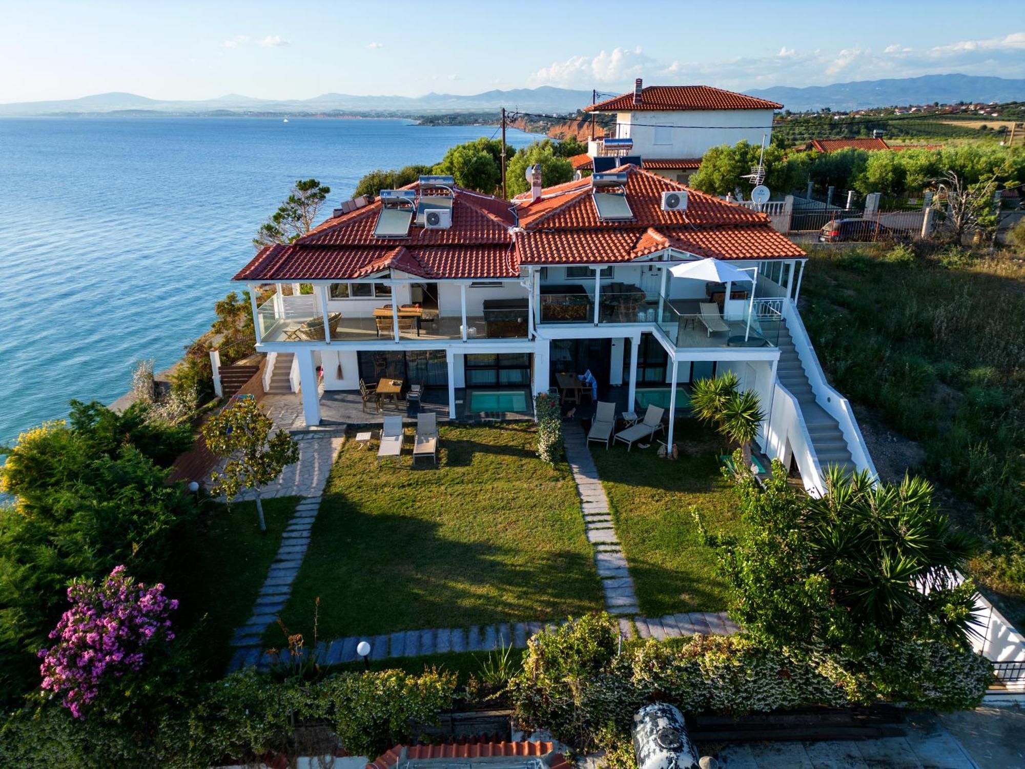 Thea Suites Potidea Nea Poteidaia Exterior photo