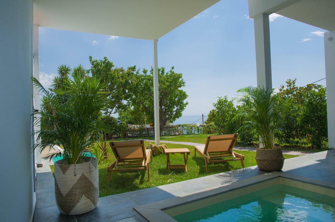 Thea Suites Potidea Nea Poteidaia Exterior photo