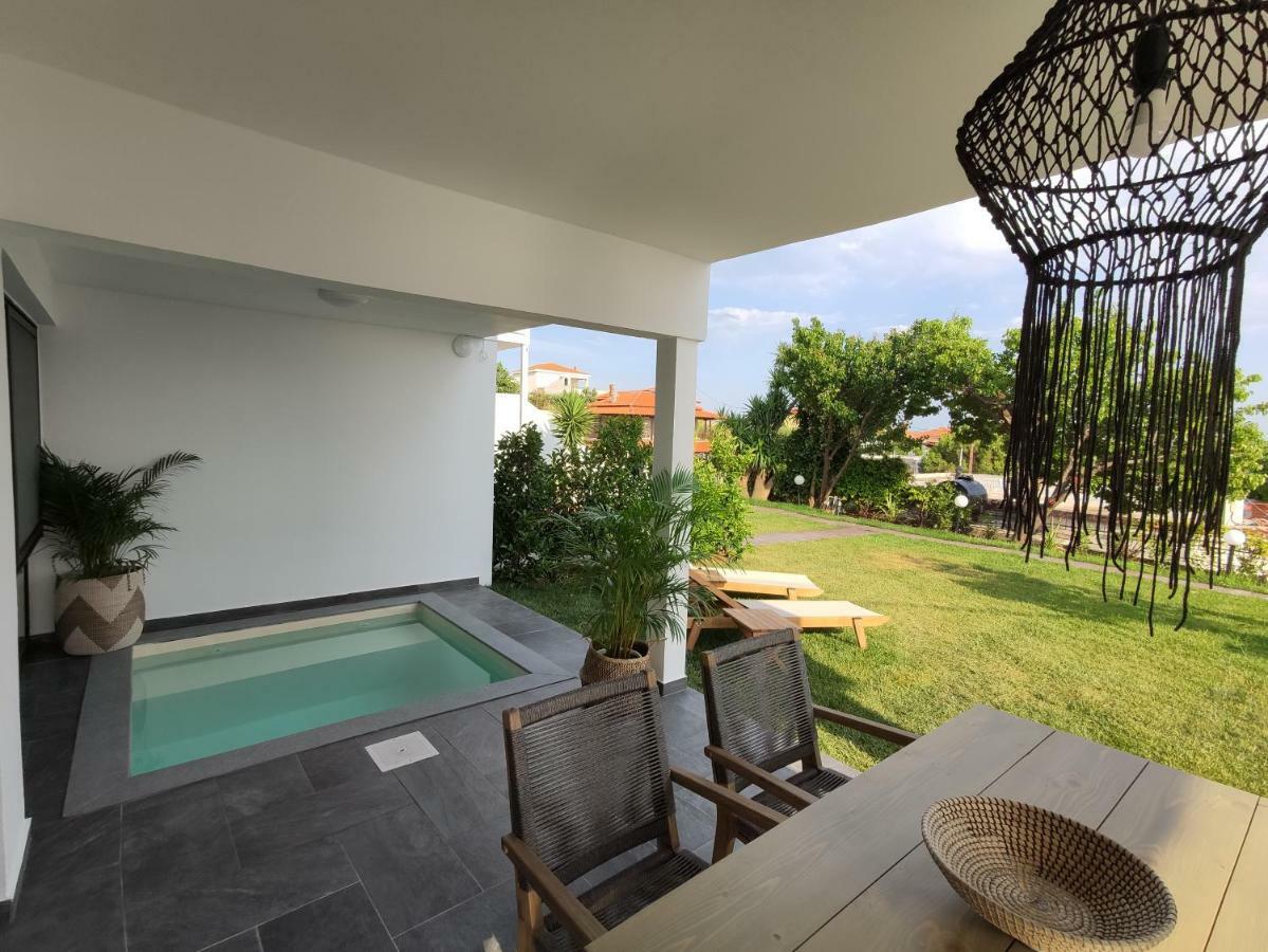 Thea Suites Potidea Nea Poteidaia Exterior photo